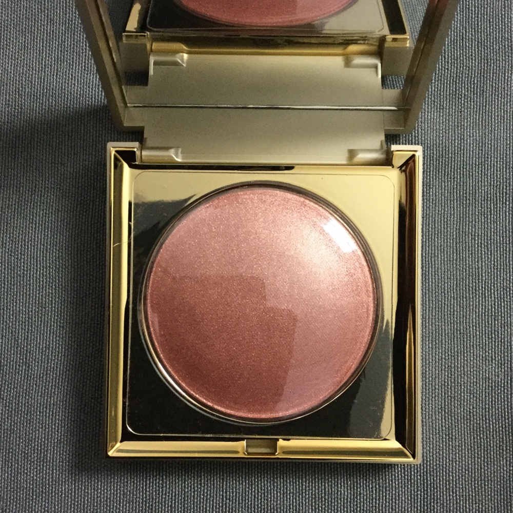 stila heaven highlighter in shade magnificence